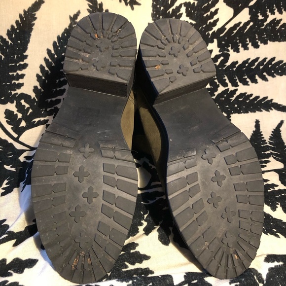 Madewell Olive Carina Platform Chelsea Boot - Picture 8 of 8